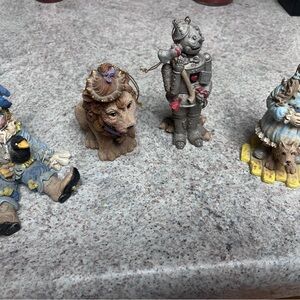 Charming Wizard of Oz Figurine Set - Multicolor